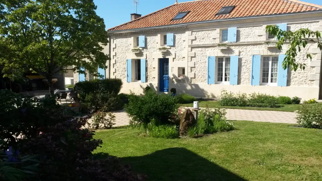 Accès à la page de réservation du gite l'Erable 10 personnes avec piscine